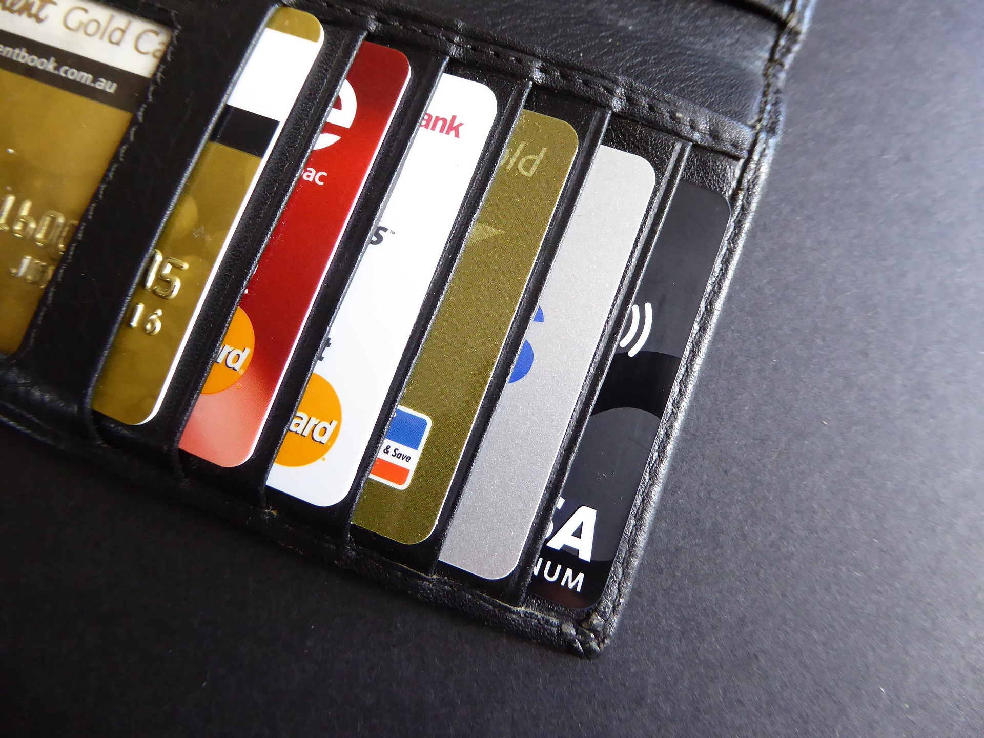 Tipos de cartão de crédito: saiba a diferença entre eles<